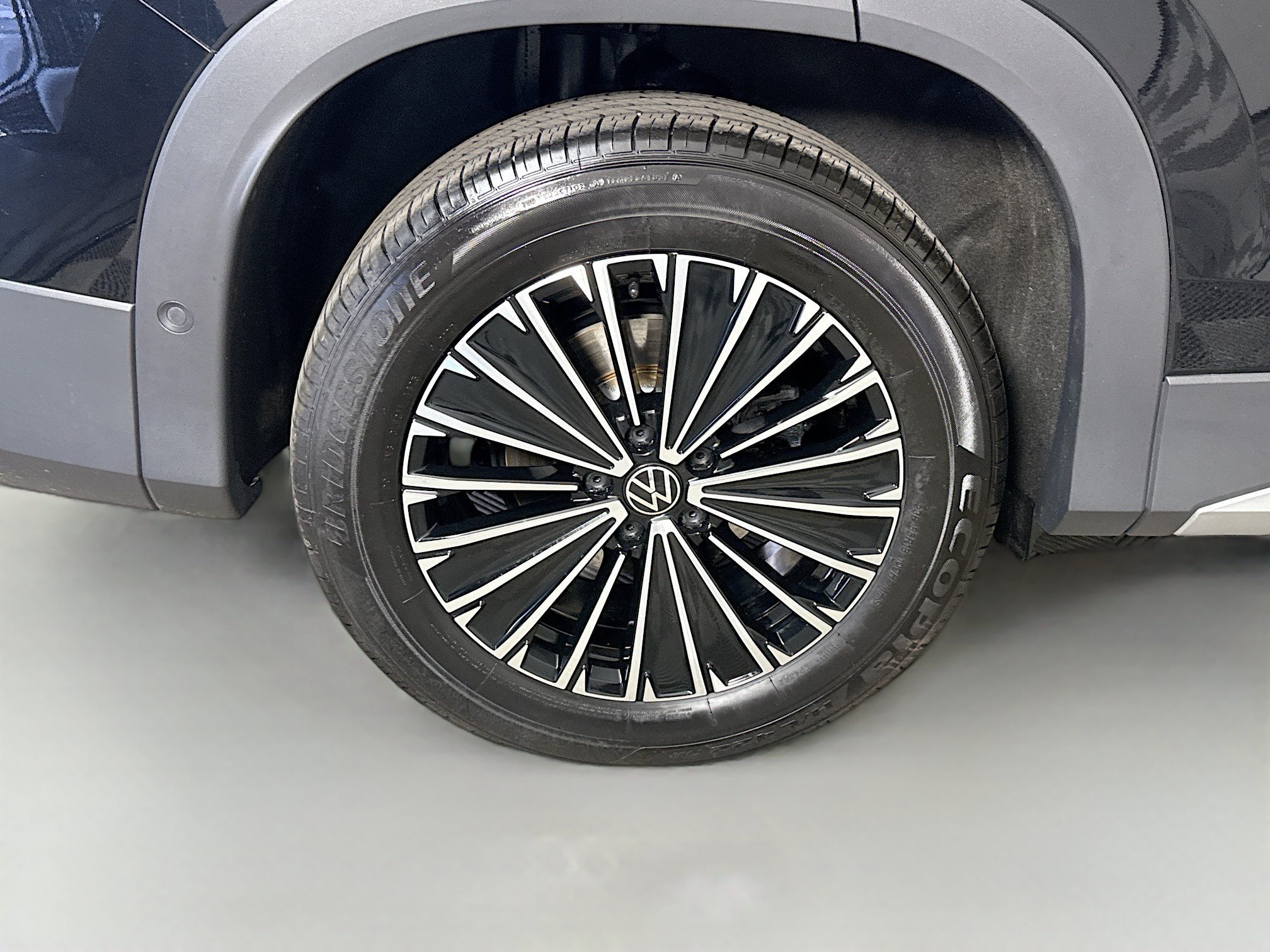 Used 2026 Volkswagen Tiguan S FWD image 33