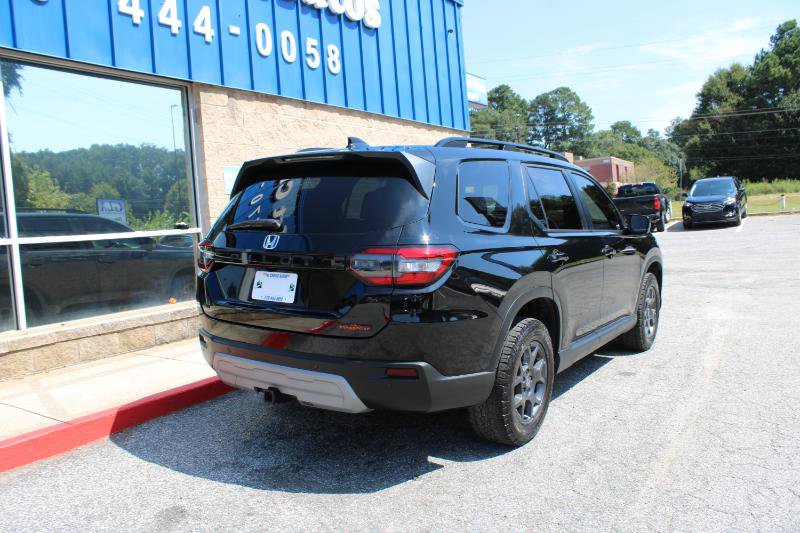 Used 2025 Honda Pilot TrailSport image 4