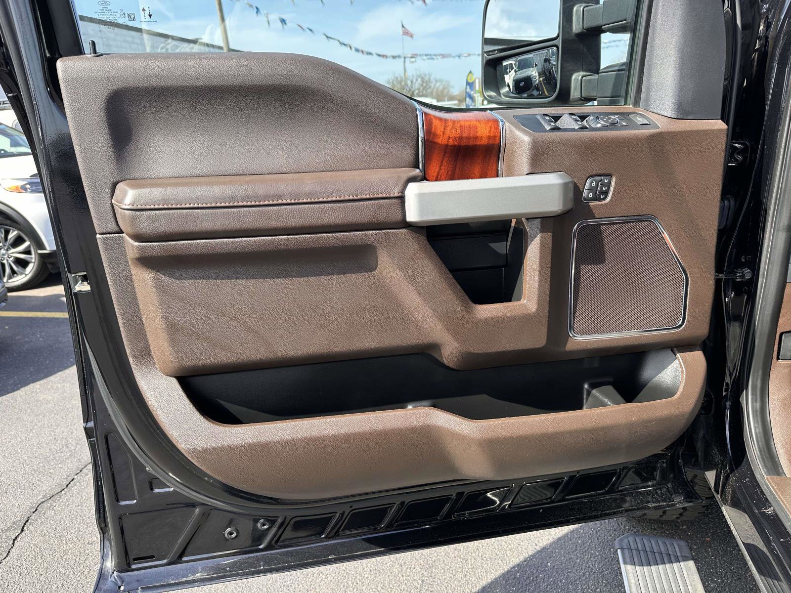 Used 2022 Ford F250 King Ranch w/ King Ranch Ultimate Package image 8