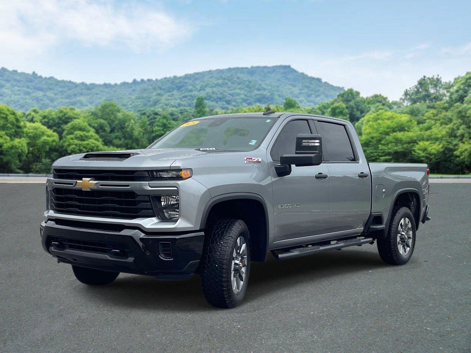 Used 2025 Chevrolet Silverado 2500 Custom w/ Custom Value Package AWD/4WD image 7