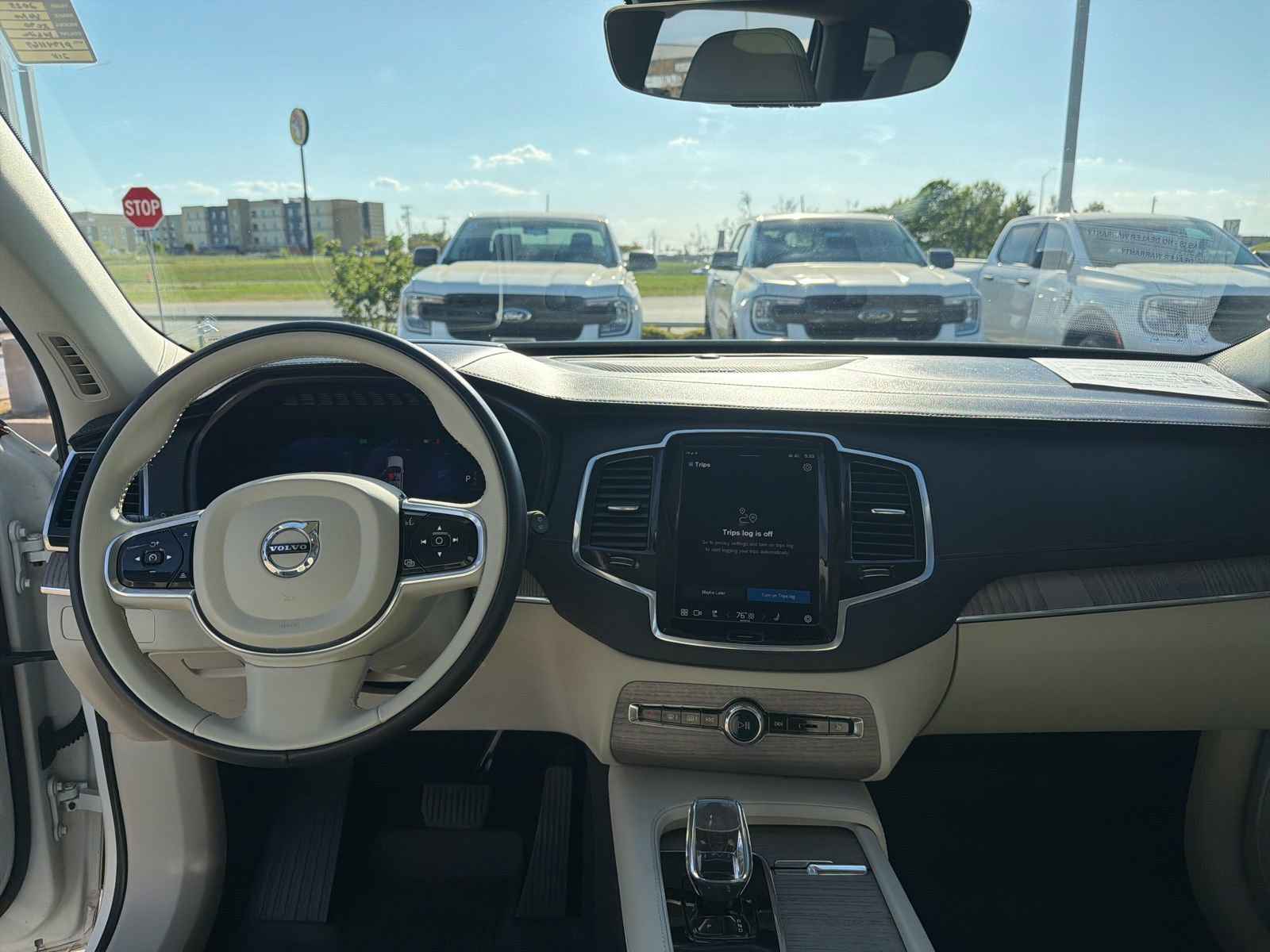 Used 2023 Volvo XC90 B6 Ultimate w/ Protection Package Premier image 25