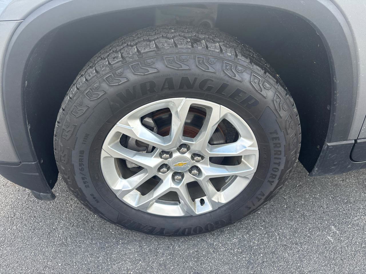 Used 2019 Chevrolet Traverse LS AWD/4WD image 25
