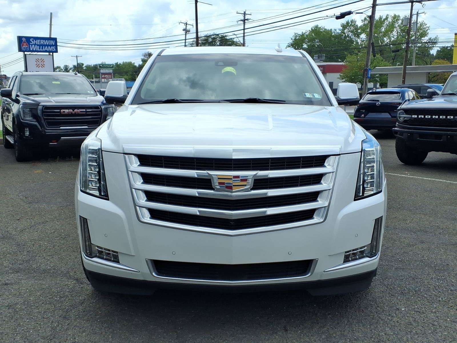 Used 2019 Cadillac Escalade Premium Luxury AWD/4WD image 9