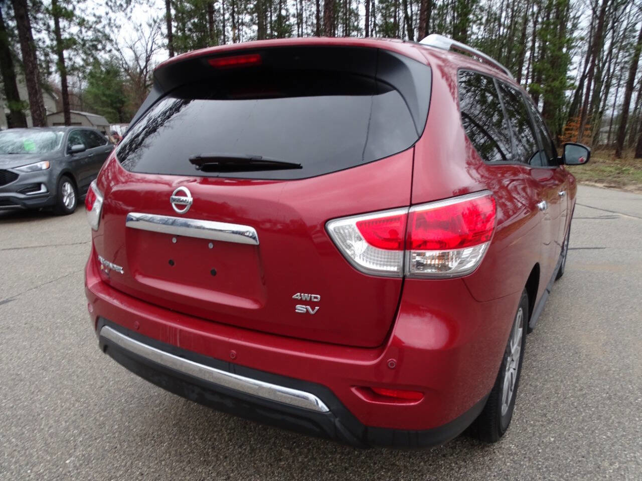 Used 2015 Nissan Pathfinder SV image 8