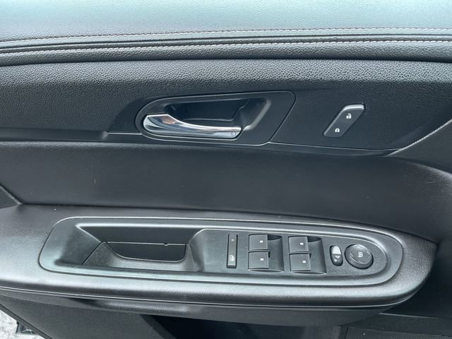 Used 2015 Chevrolet Traverse LT w/ Style and Technology Package image 22