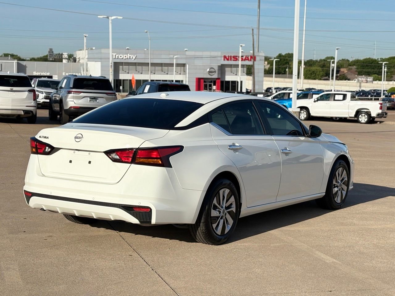Used 2025 Nissan Altima 2.5 S image 8