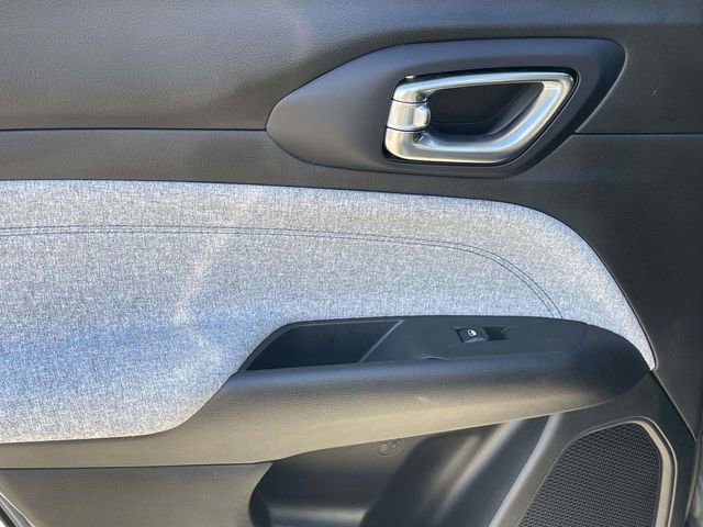 Used 2023 Jeep Compass Sport image 23