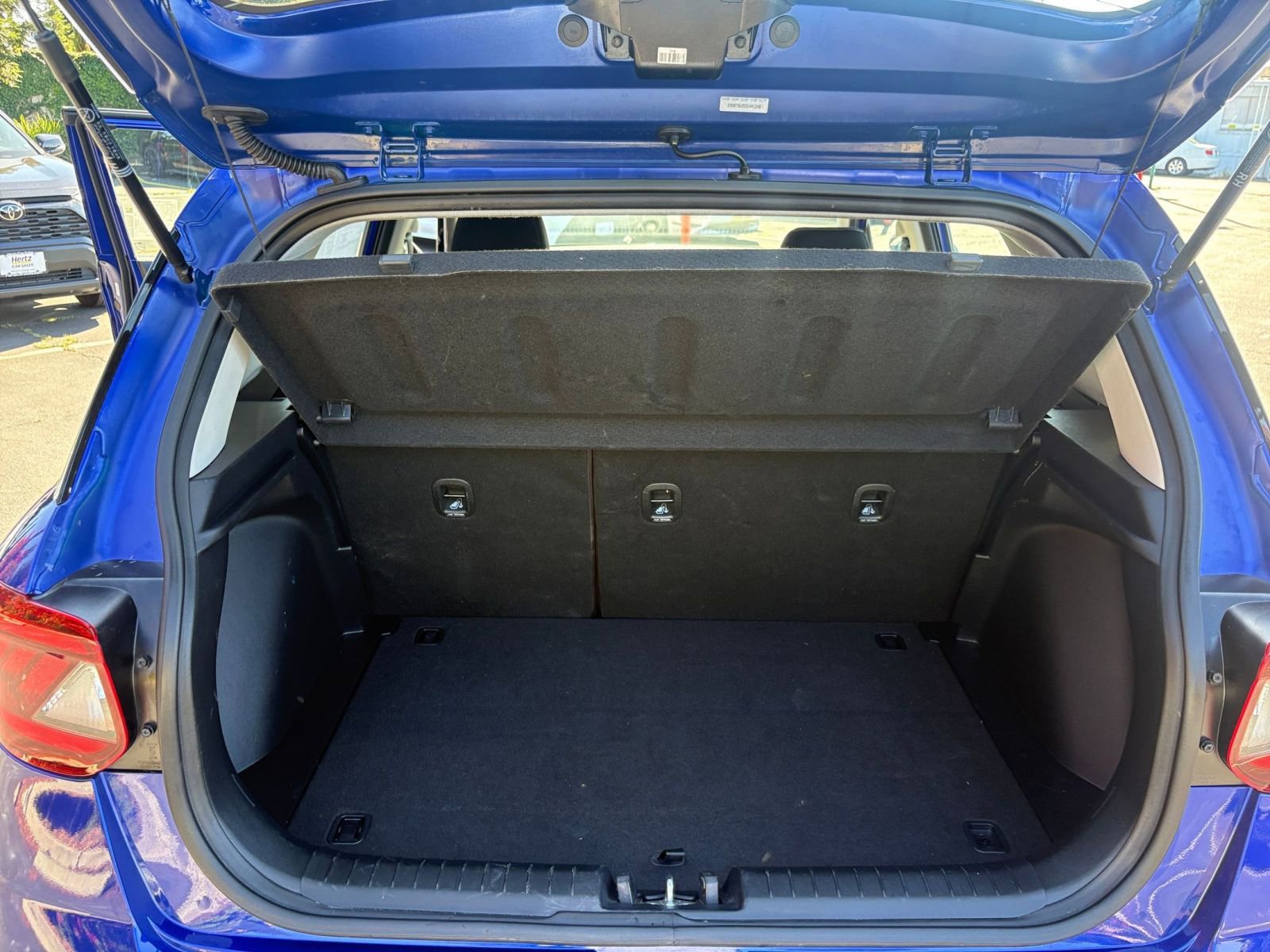 Used 2025 Hyundai Venue SEL image 31