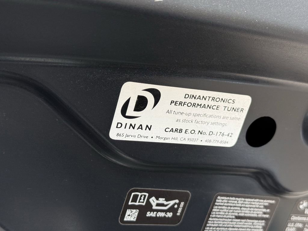 Used 2017 BMW M4 Convertible image 11