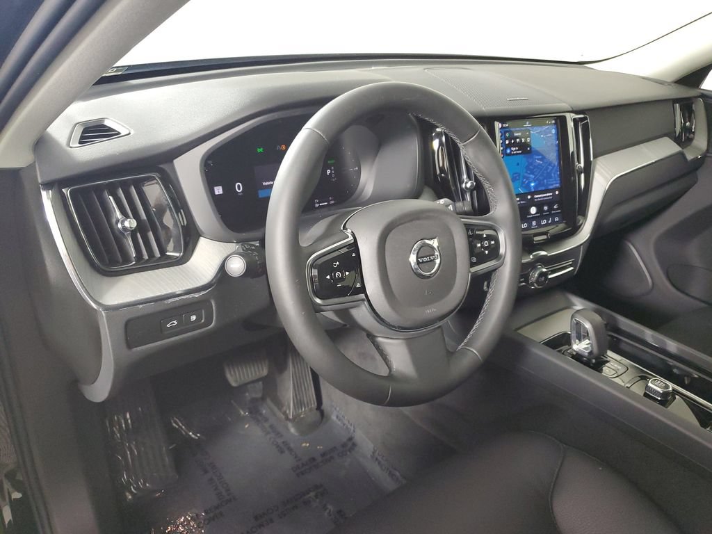 Certified 2025 Volvo XC60 T8 Plus w/ Protection Package Premier AWD/4WD image 28