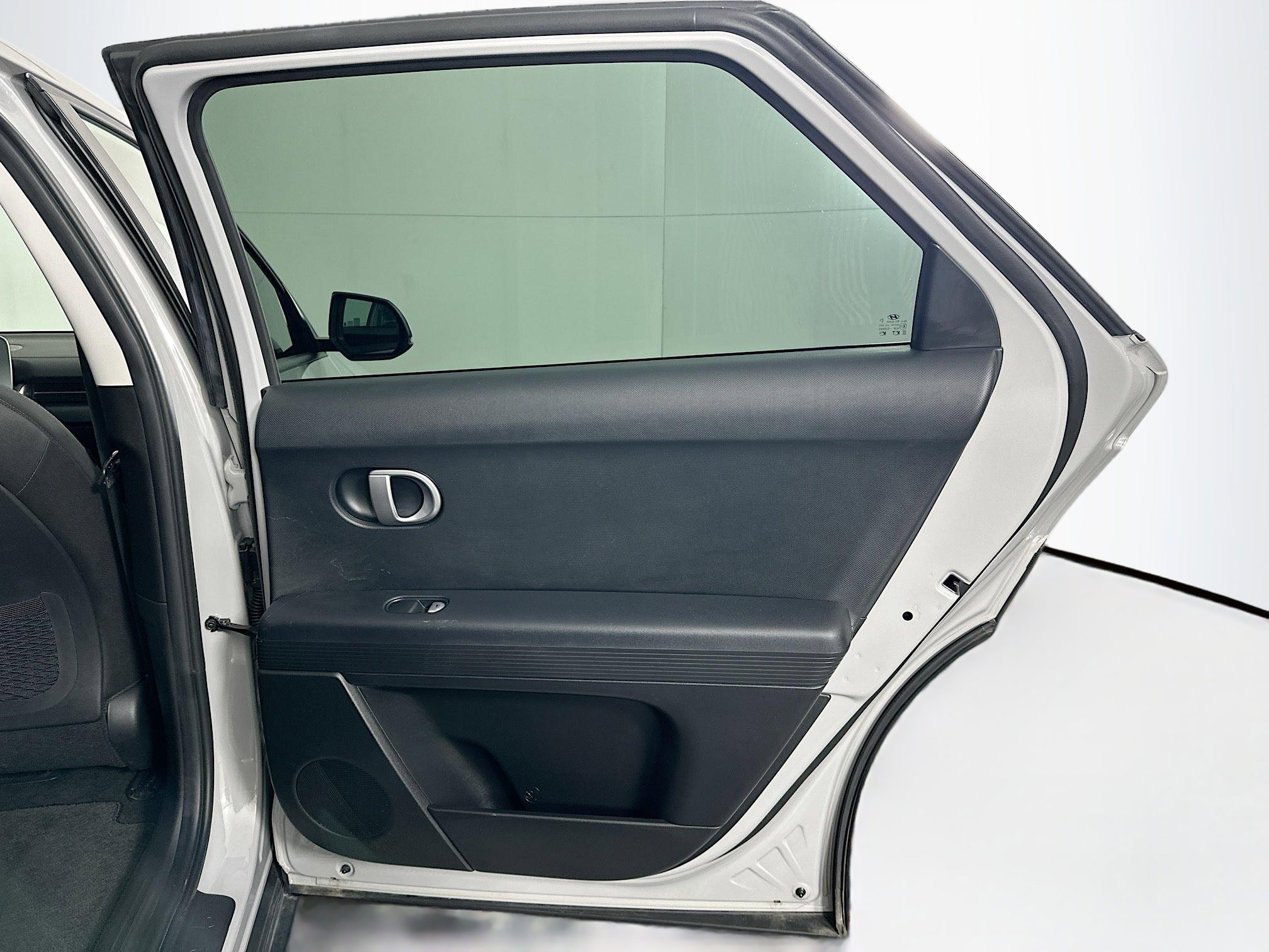 Used 2024 Hyundai Ioniq 5 SEL RWD image 30