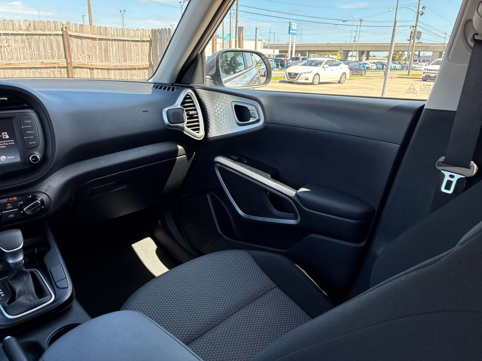 Used 2025 Kia Soul LX w/ LX Technology Package image 28