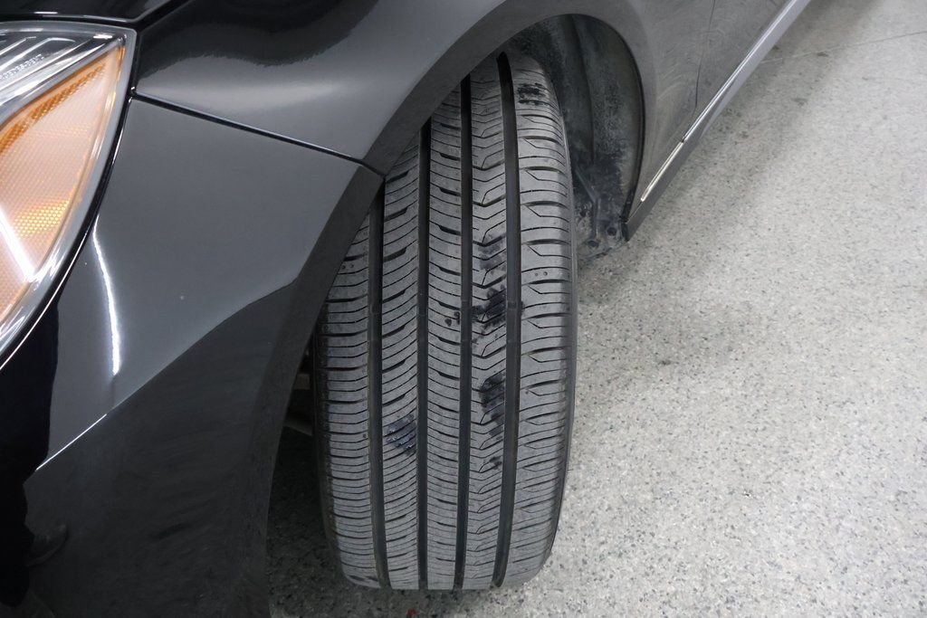 Used 2014 Mercedes-Benz E 350 4MATIC Sedan image 4