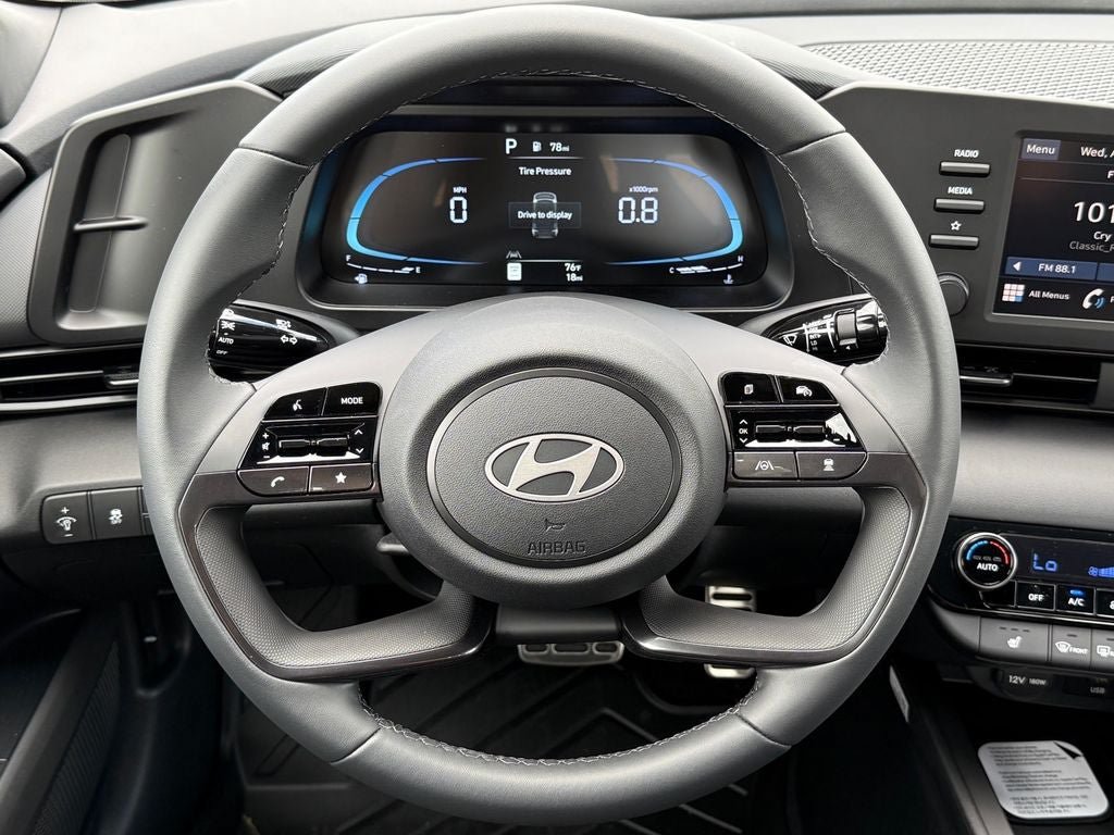 New 2026 Hyundai Elantra SEL Sport FWD image 18