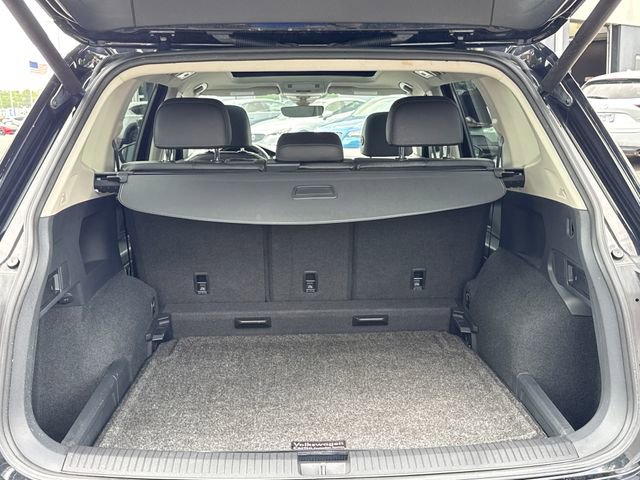 Used 2020 Volkswagen Tiguan SEL image 12