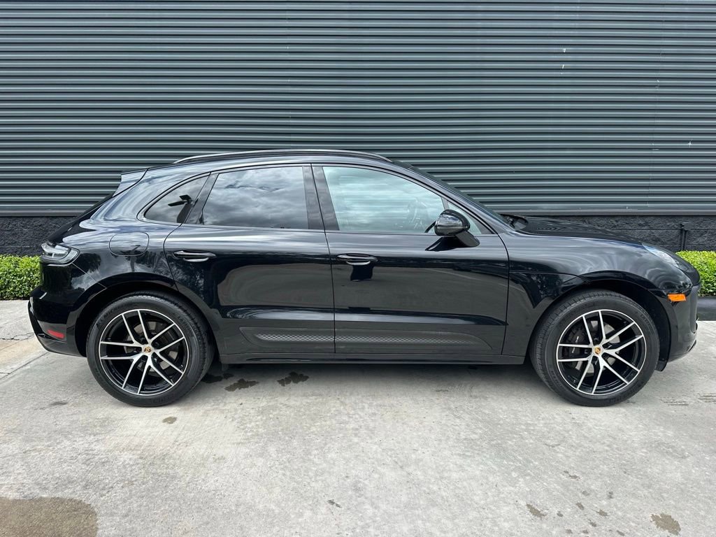 Certified 2023 Porsche Macan AWD/4WD image 10