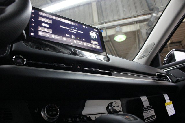 New 2026 Mitsubishi Outlander SE FWD image 12