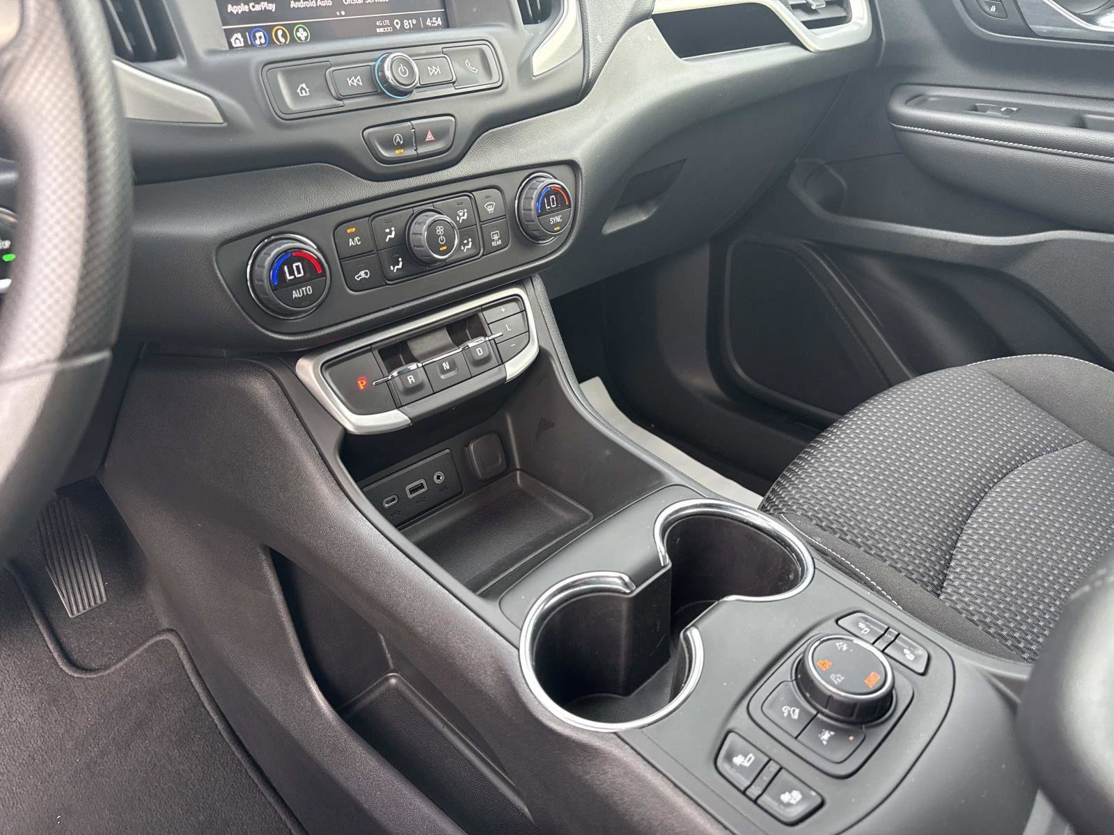 Used 2022 GMC Terrain SLE w/ Driver Convenience Package image 25