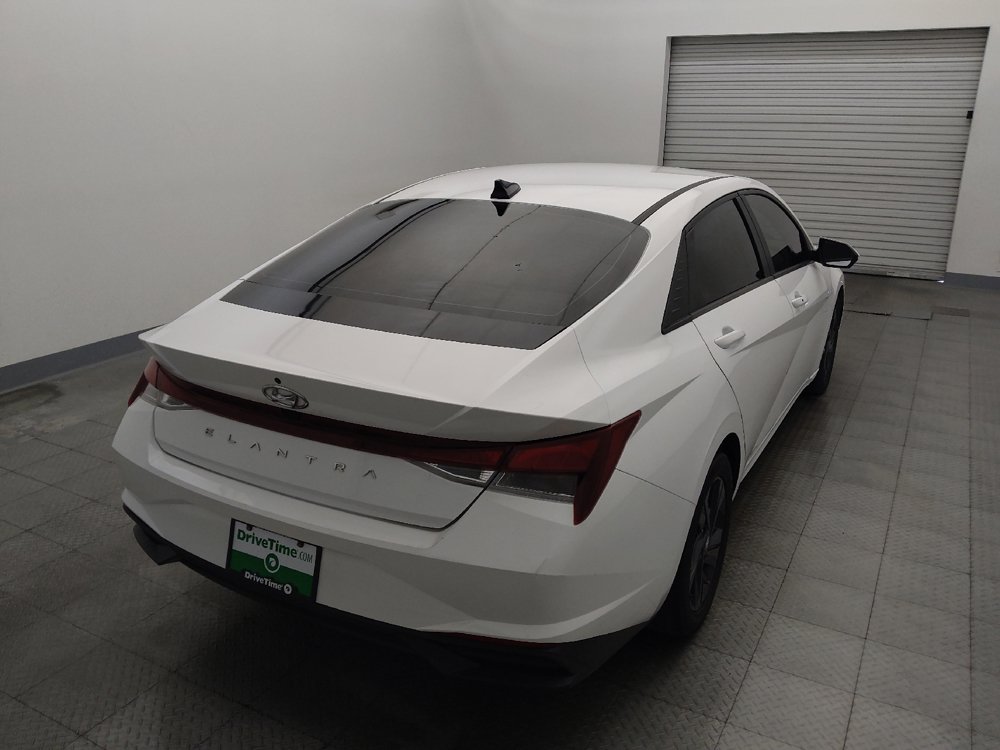 Used 2023 Hyundai Elantra SEL w/ Cargo Package FWD image 7