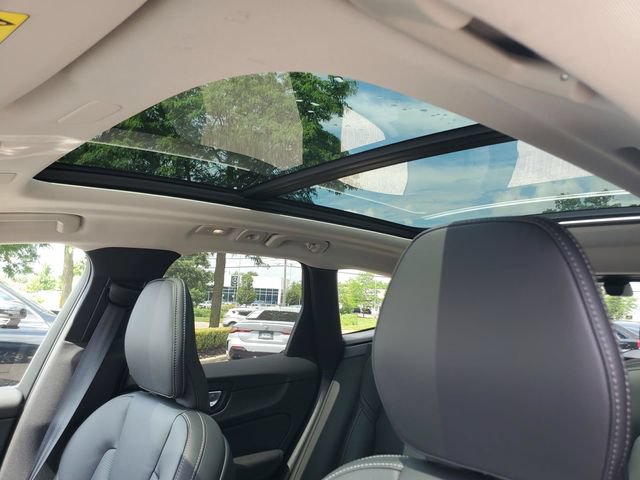 New 2026 Volvo XC60 B5 Ultra w/ Protection Package Premier AWD/4WD image 13