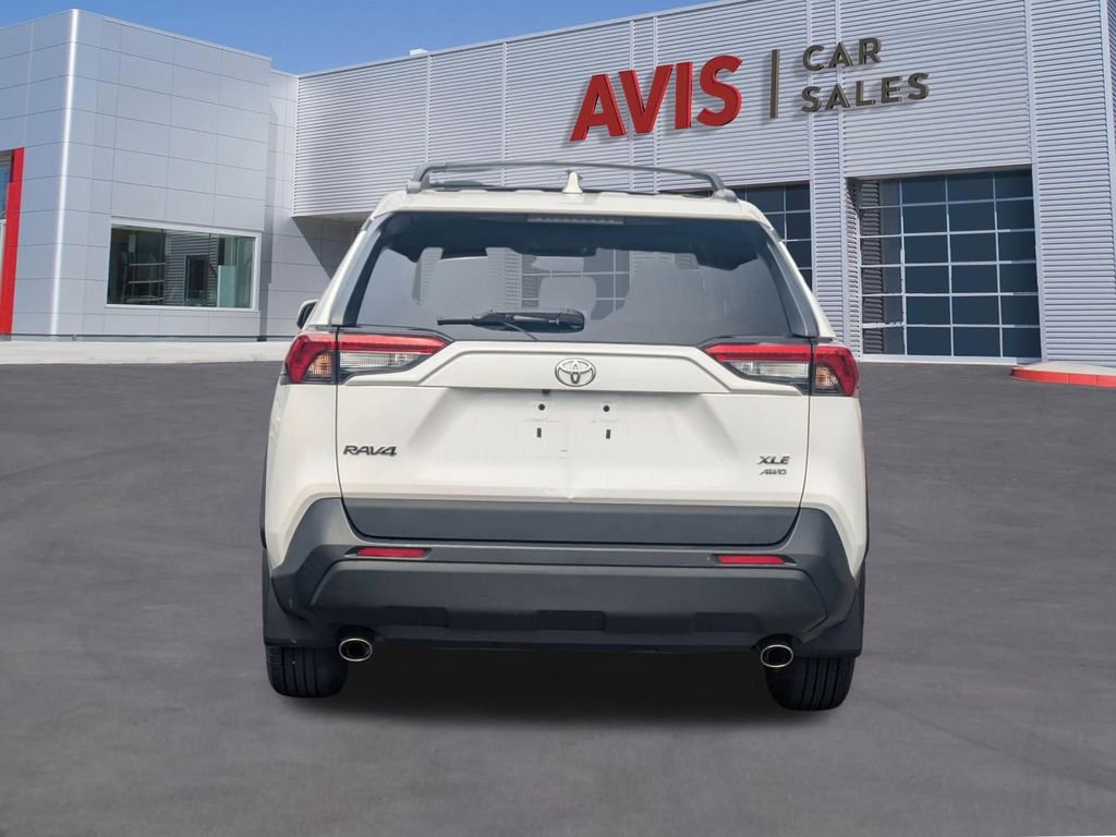 Used 2021 Toyota RAV4 XLE w/ Convenience Package image 7