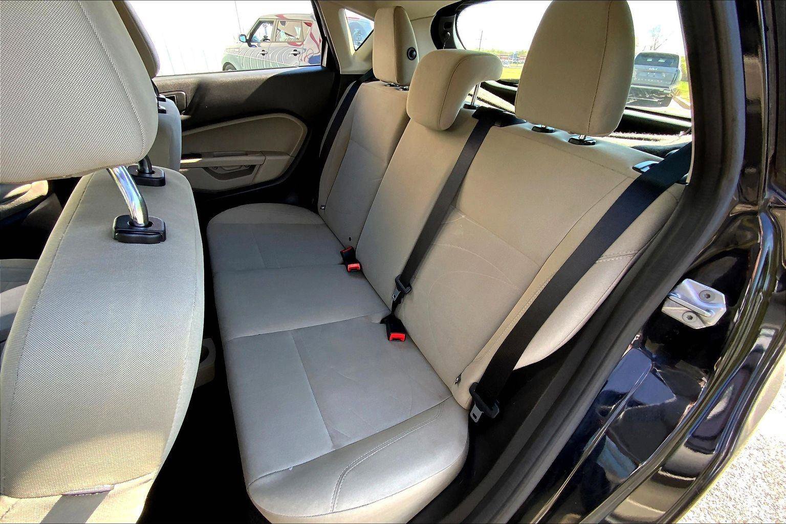 Used 2019 Ford Fiesta SE image 23