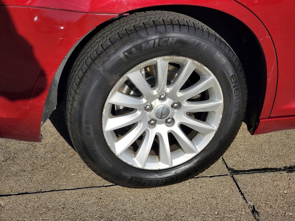 Used 2014 Chrysler 300 w/ Driver Convenience Group image 5