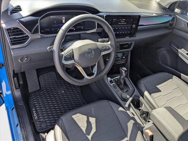 New 2025 Volkswagen Taos SE AWD/4WD image 3