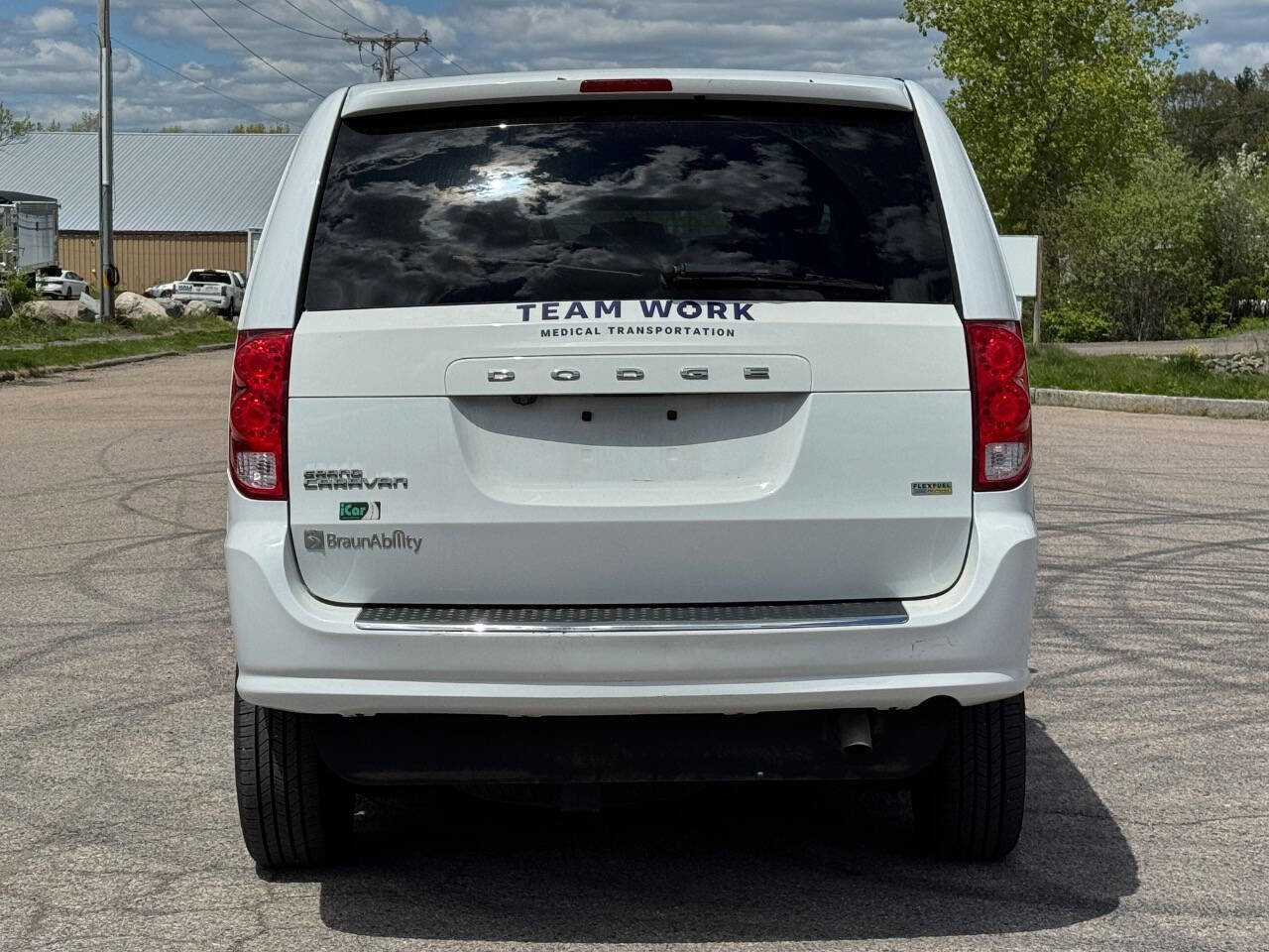 Used 2018 Dodge Grand Caravan SE FWD image 4