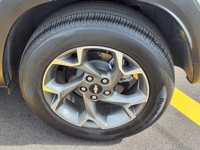 Used 2025 Chevrolet Trax LT FWD image 23