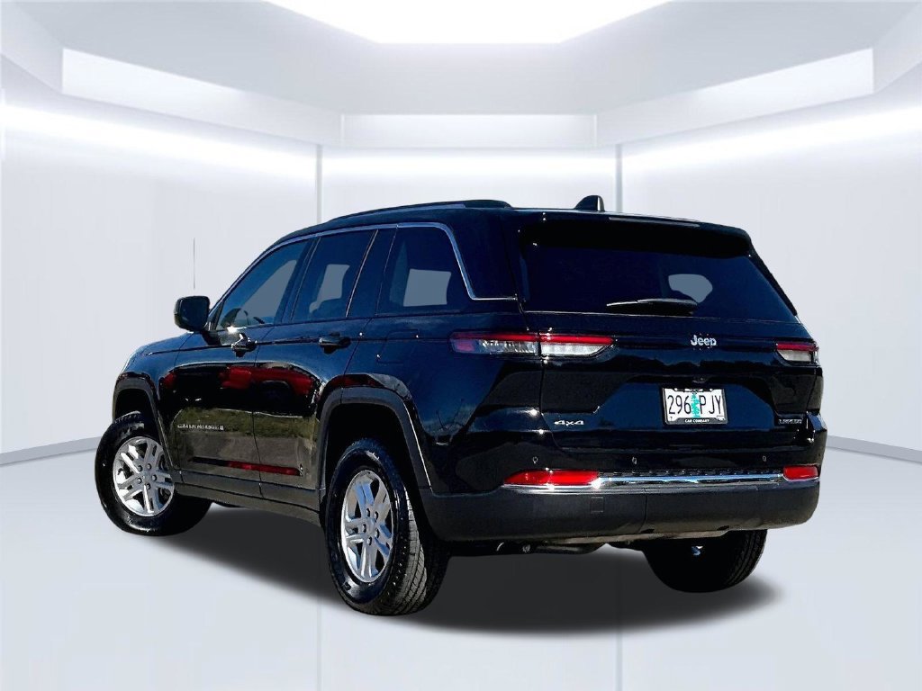 Used 2023 Jeep Grand Cherokee Laredo w/ Luxury Tech Group I AWD/4WD image 13