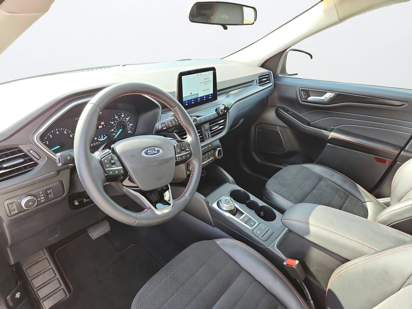 Used 2022 Ford Escape SEL w/ SEL Stealth AWD Package image 11