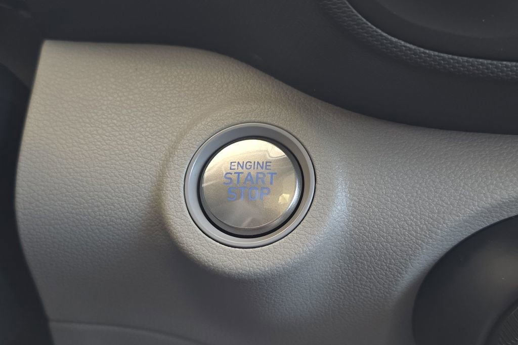 New 2025 Hyundai Venue SEL image 20