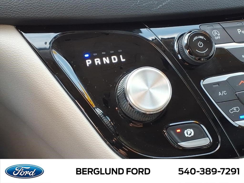 Used 2023 Chrysler Pacifica Touring-L FWD image 27