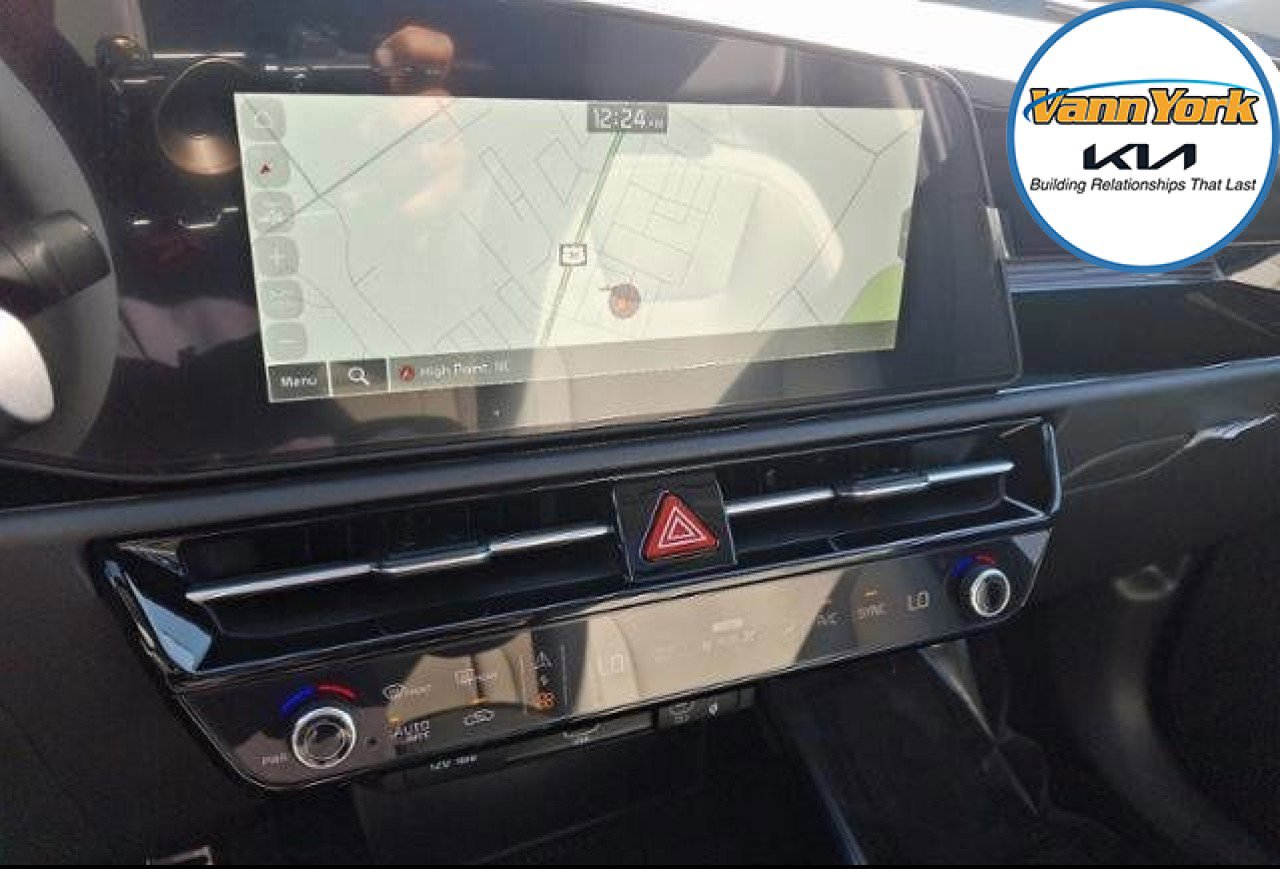 New 2025 Kia Niro EX Touring image 8
