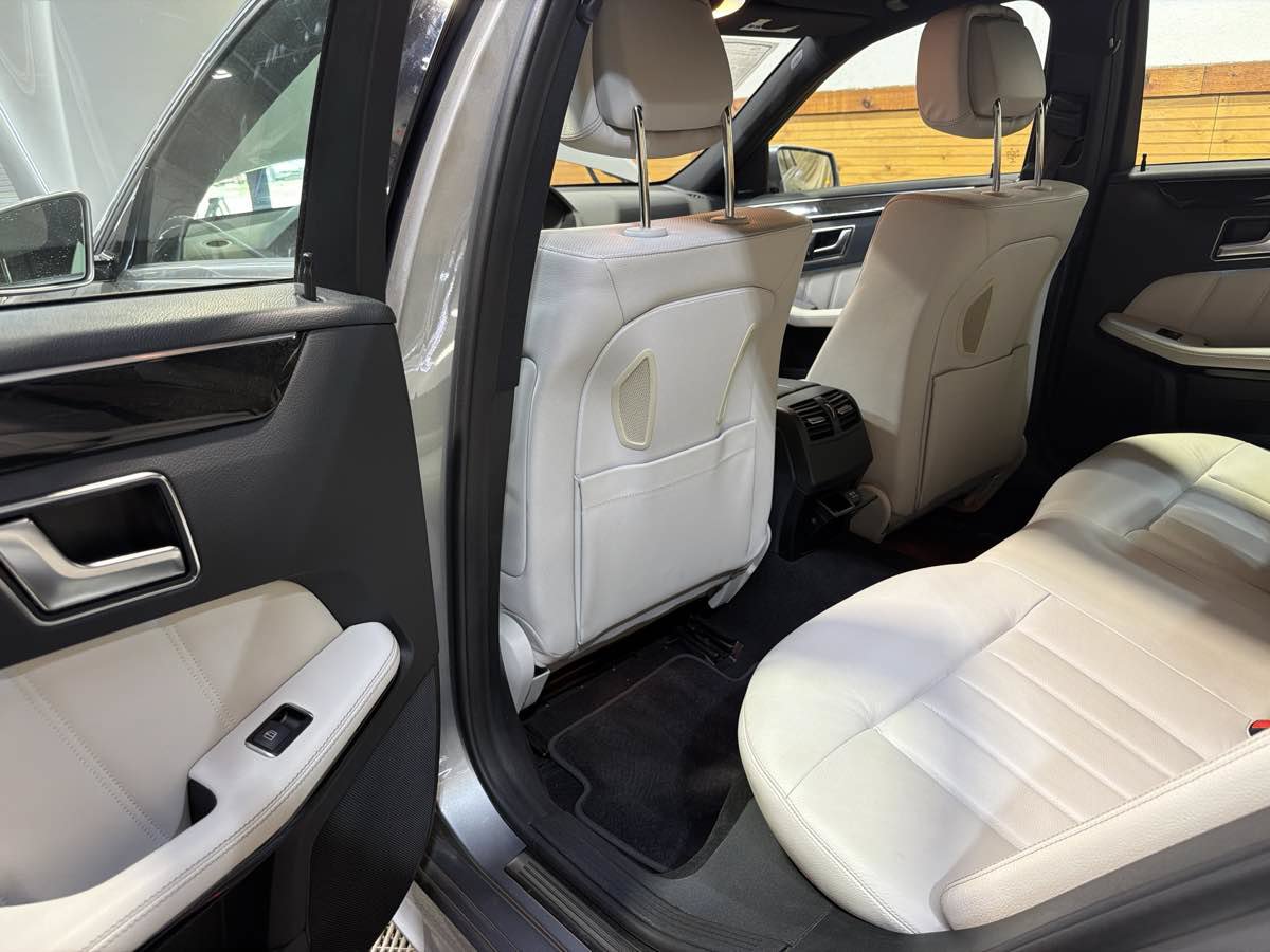 Used 2014 Mercedes-Benz E 550 4MATIC Sedan w/ Premium 1 Package image 24
