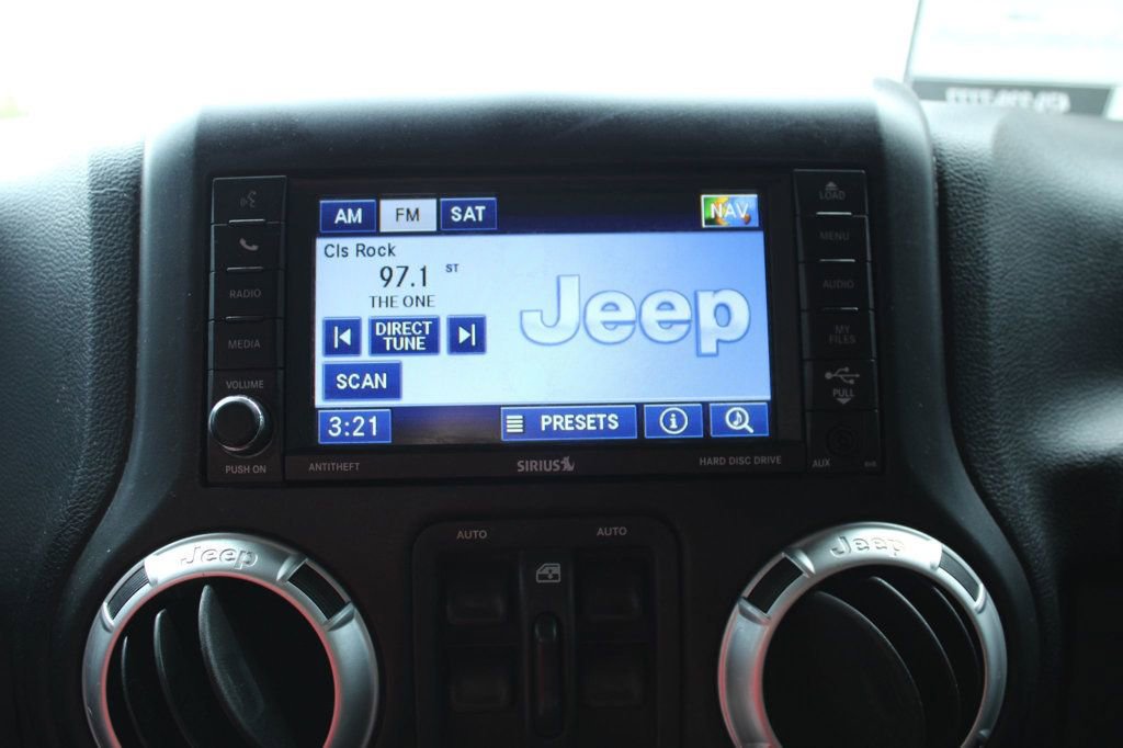 Used 2012 Jeep Wrangler Unlimited Sahara w/ Connectivity Group AWD/4WD image 18