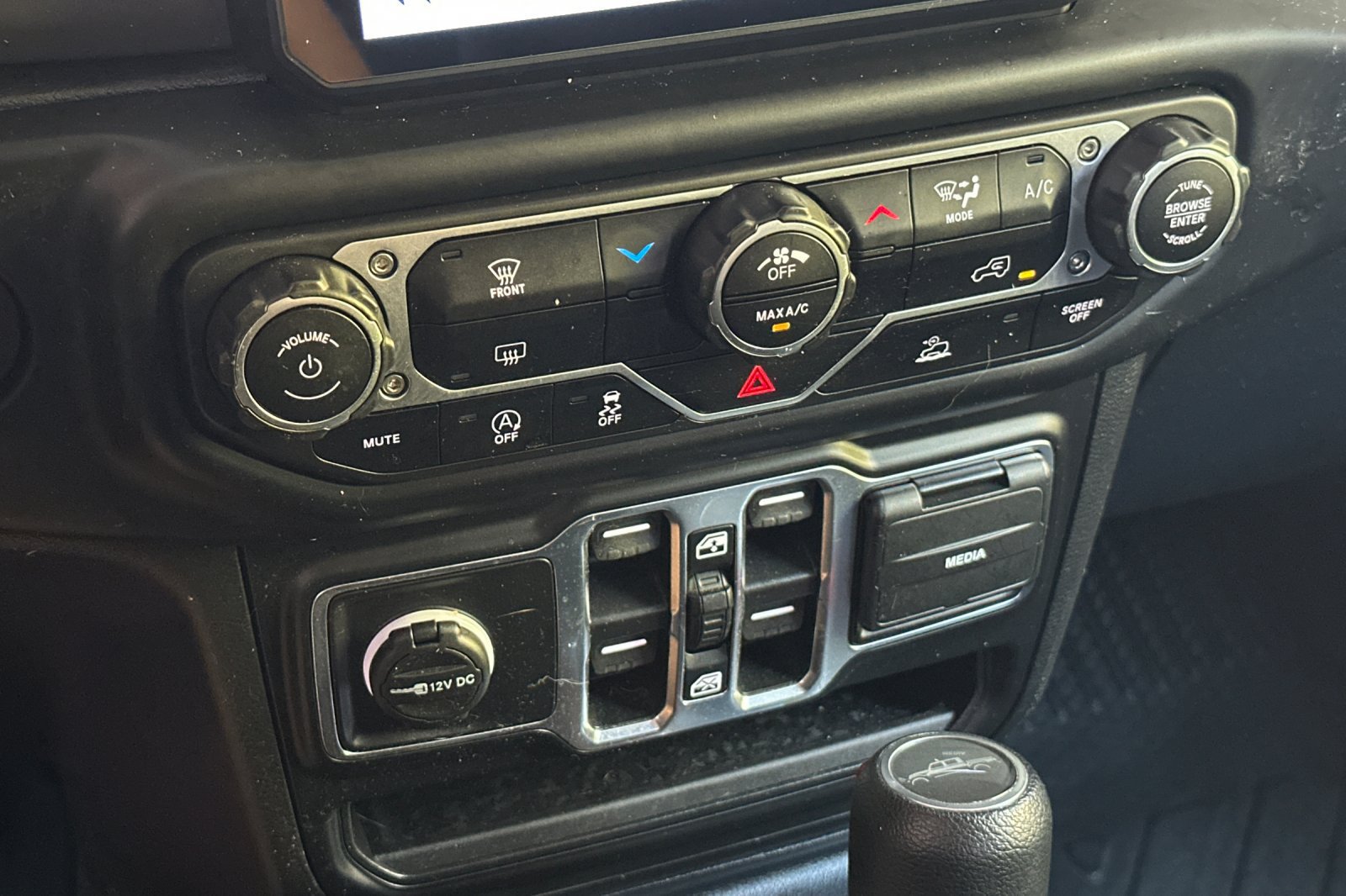 Used 2023 Jeep Gladiator Sport AWD/4WD image 19