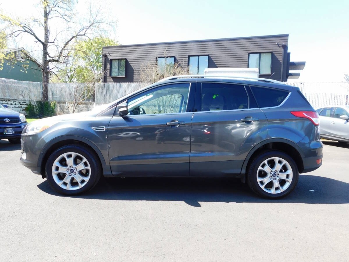 Used 2016 Ford Escape Titanium w/ Equipment Group 301A AWD/4WD image 25