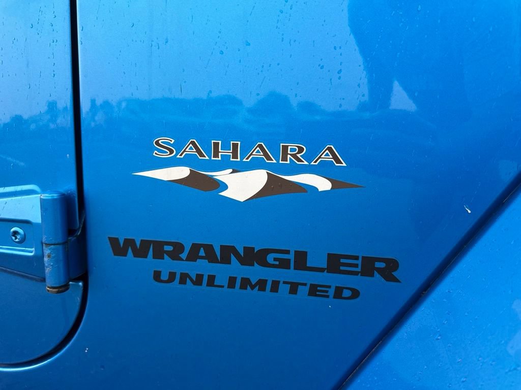 Used 2016 Jeep Wrangler Unlimited Sahara w/ Connectivity Group AWD/4WD image 4