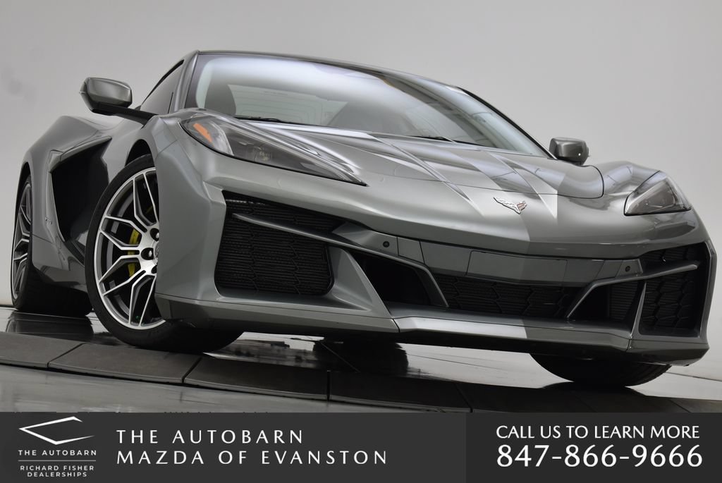 Used 2024 Chevrolet Corvette Z06 RWD image 3