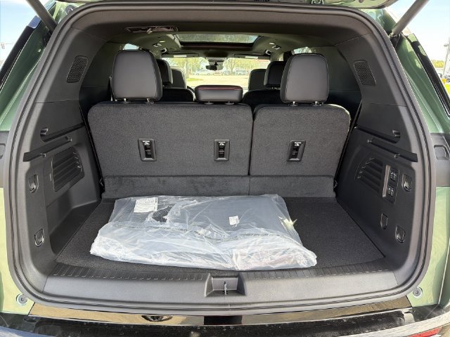 New 2027 Chevrolet Traverse RS AWD/4WD image 18