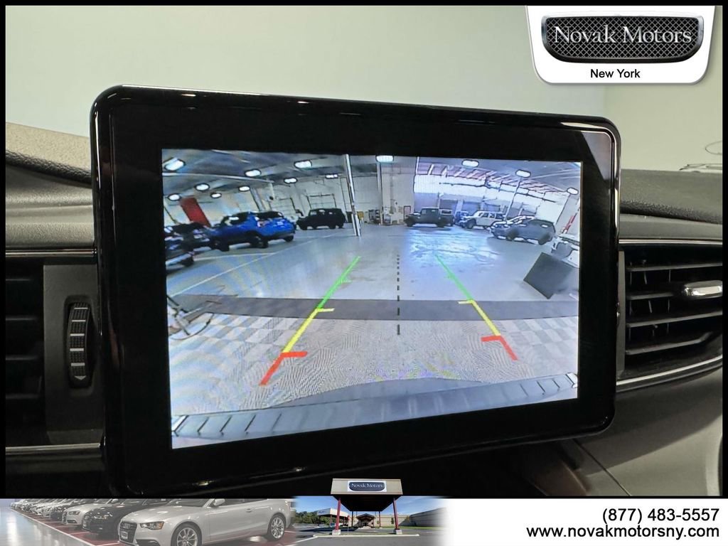 Used 2022 Ford Explorer XLT w/ Equipment Group 202A image 23