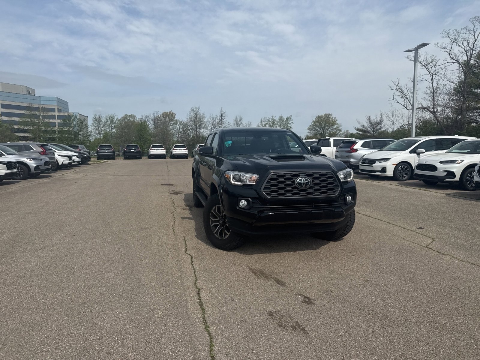 Used 2021 Toyota Tacoma TRD Sport w/ Technology Package image 16
