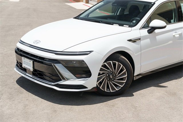 New 2025 Hyundai Sonata SEL image 3
