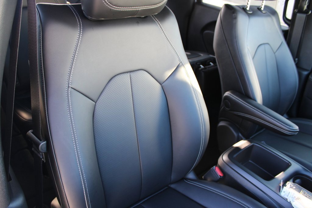 New 2026 Chrysler Pacifica Select image 28