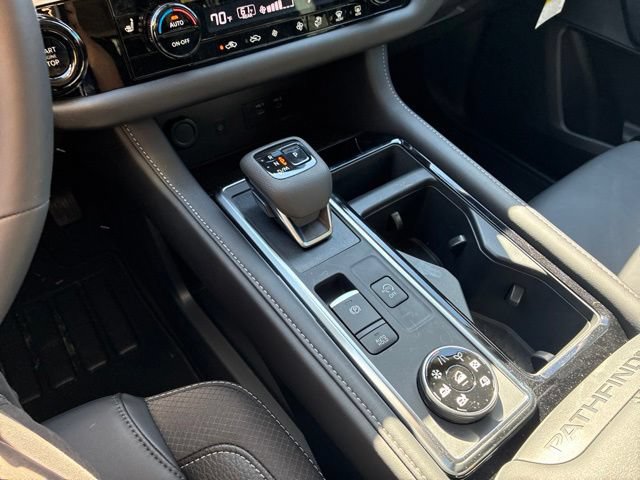 New 2026 Nissan Pathfinder SL AWD/4WD image 12