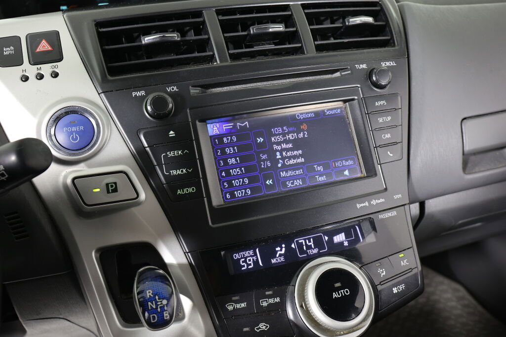 Used 2014 Toyota Prius V Three image 34