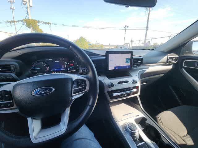 Used 2023 Ford Explorer XLT AWD/4WD image 38