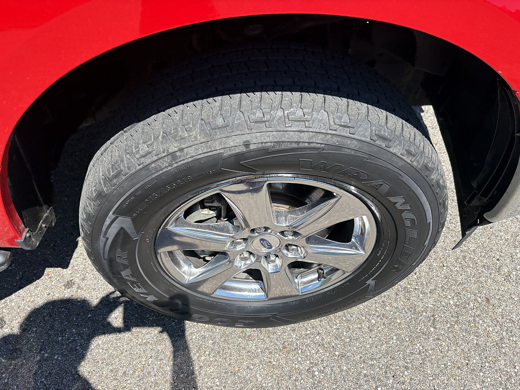 Used 2018 Ford F150 XLT w/ Equipment Group 302A Luxury AWD/4WD image 12